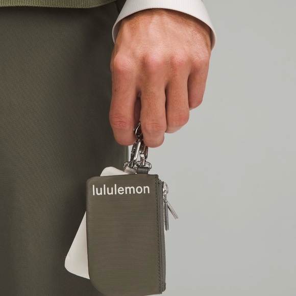 LULULEMON GREY SAGE/WHITE OPAL DUAL POUCH WRISTLET - Picture 4 of 9